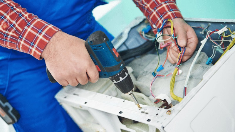 Akhisar Daylux Daylux çamaşır makinesi kart tamiri – Su almama arızası orijinal parça ile giderildi. - Teknik servis örneği